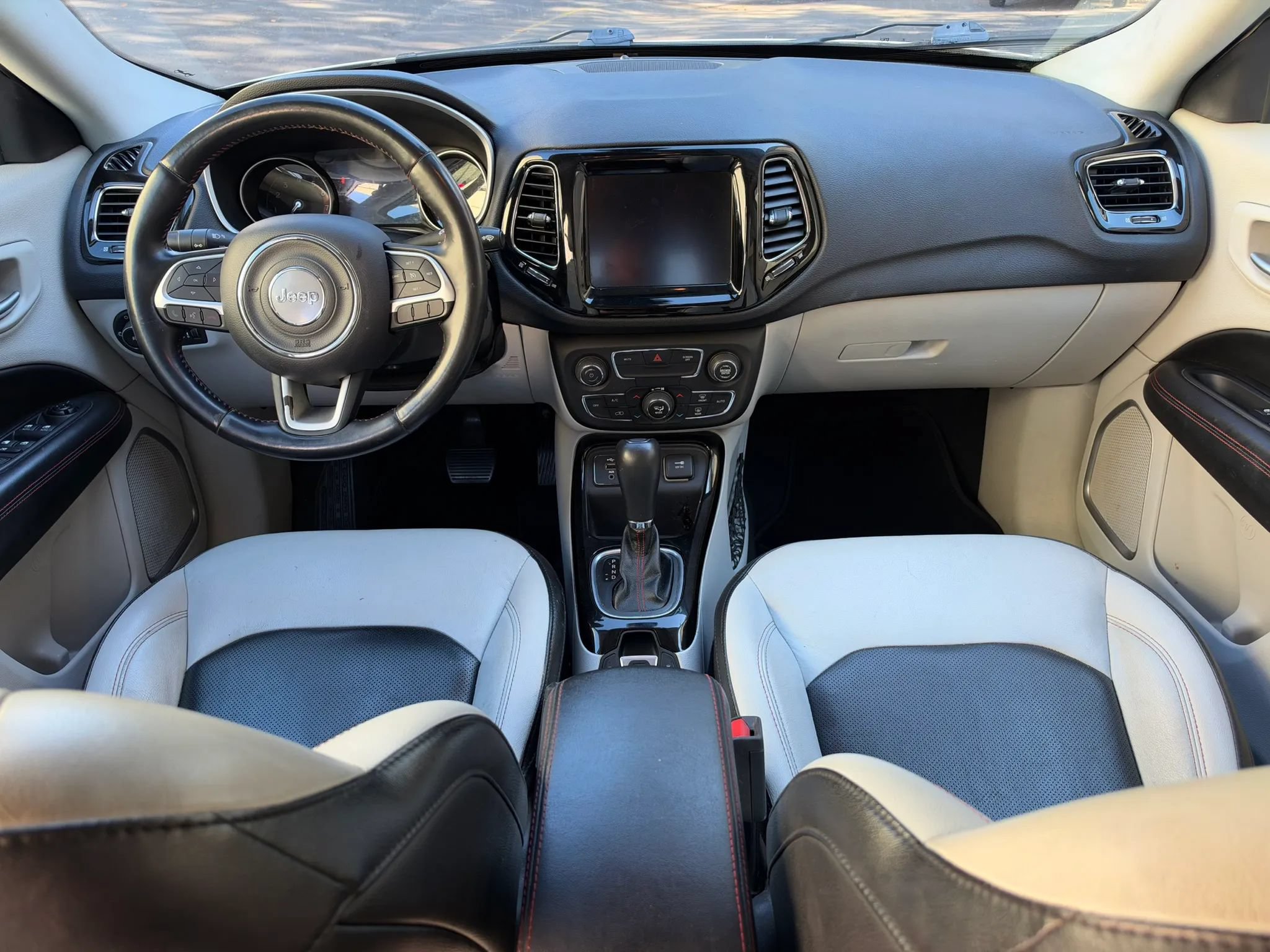 Used 2020 Jeep Compass Limited FWD image 11