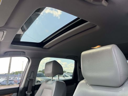 Used 2018 Honda CR-V Touring image 12