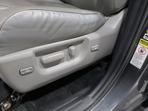 Used 2013 Toyota Sequoia Platinum AWD/4WD image 12