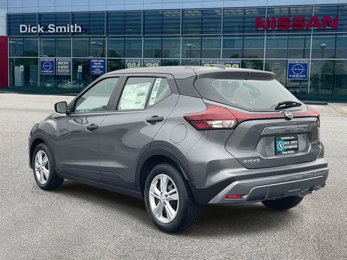 New 2025 Nissan Kicks Play S image 4