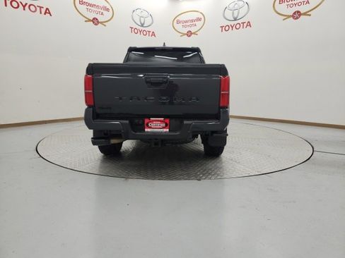 Used 2025 Toyota Tacoma TRD Sport image 7