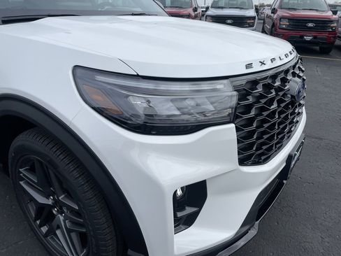 New 2026 Ford Explorer ST-Line w/ ST-Line Street Pack image 37