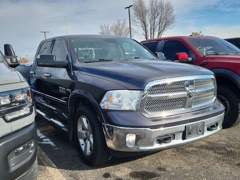 Used 2018 RAM 1500 SLT image 1
