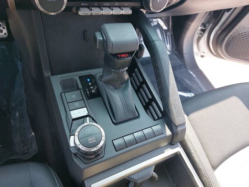 Used 2025 Toyota Tacoma TRD Sport AWD/4WD image 24