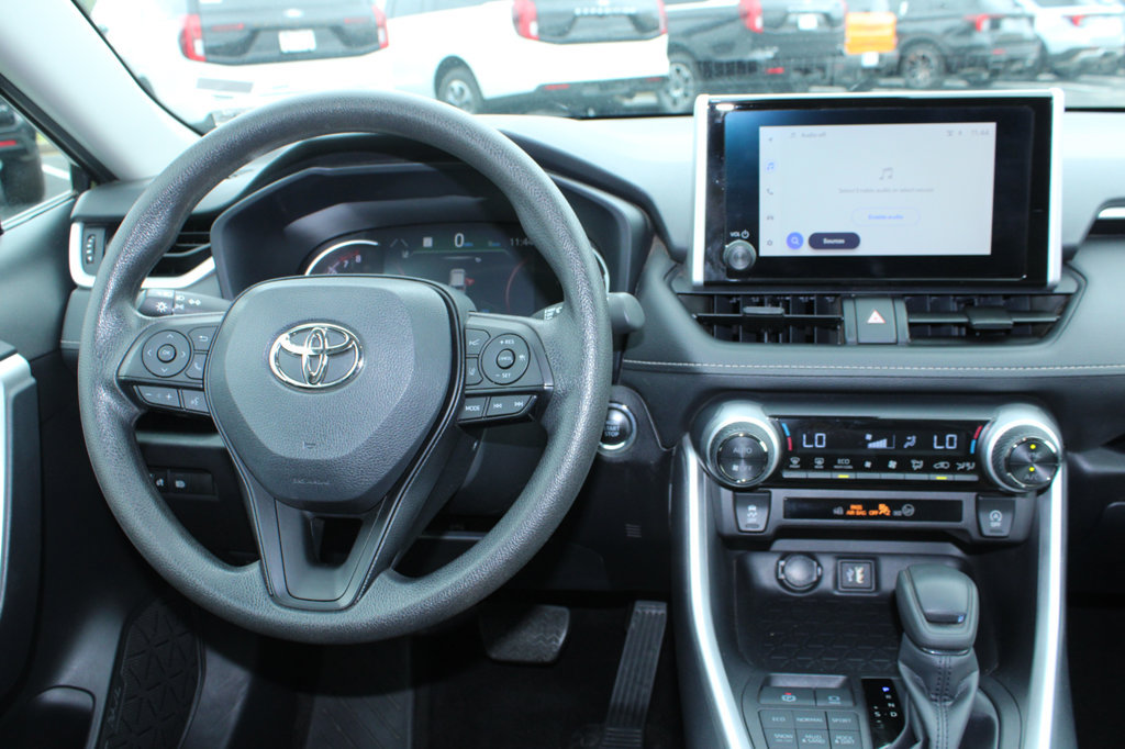 Used 2025 Toyota RAV4 XLE AWD/4WD image 22