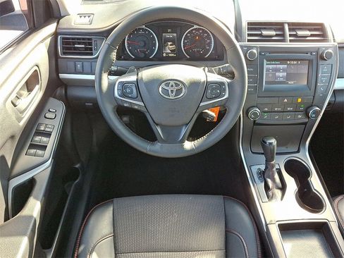 Used 2017 Toyota Camry XSE image 2