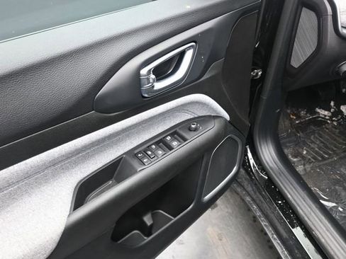 Used 2025 Jeep Compass Sport w/ Mopar Graphics Package AWD/4WD image 22