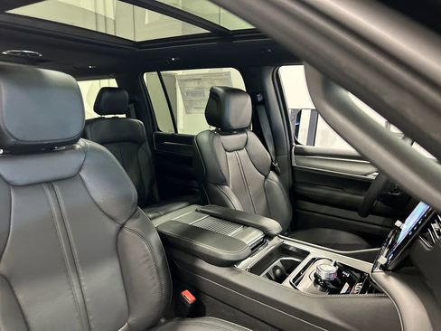 New 2026 Jeep Grand Wagoneer Limited AWD/4WD image 36