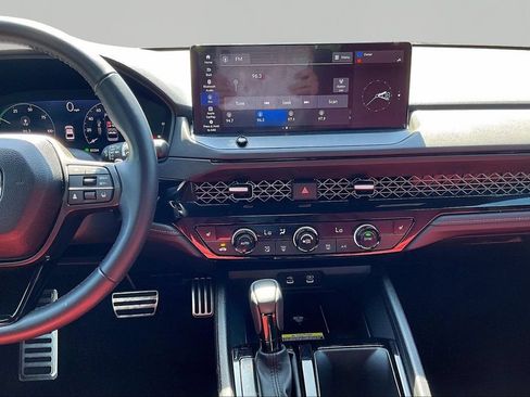 Used 2025 Honda Accord Sport image 10
