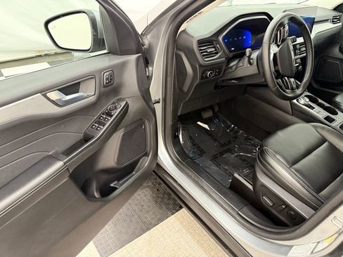 Used 2023 Ford Escape Platinum image 29