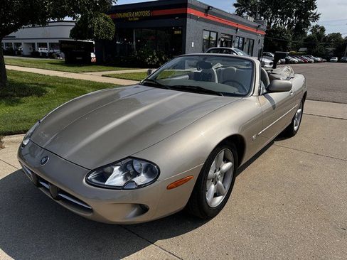 Used 1998 Jaguar XK8 Convertible image 1