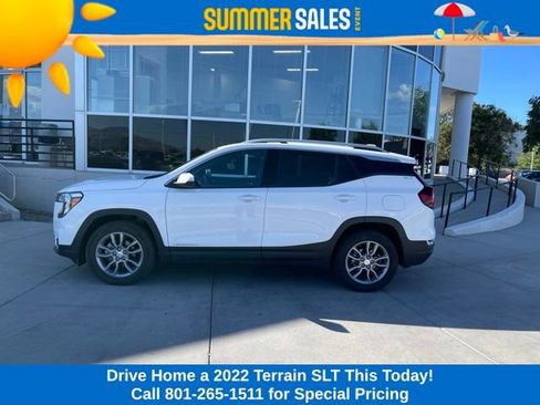 Used 2022 GMC Terrain SLT w/ Tech Package AWD/4WD image 2