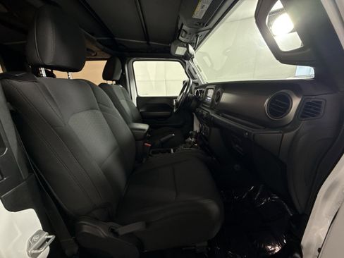 Used 2020 Jeep Wrangler Sport image 25