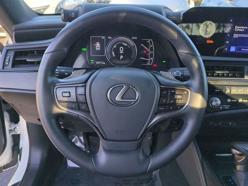 Used 2024 Lexus ES 300h 300h image 19