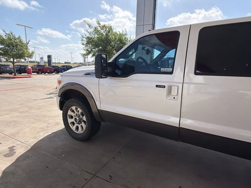 Used 2015 Ford F250 Lariat w/ Lariat Interior Package AWD/4WD image 3