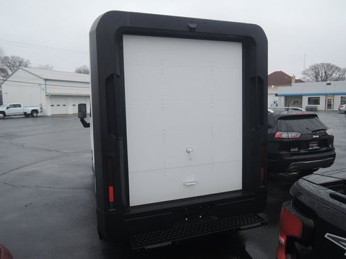 Used 2024 Chevrolet Brightdrop 400 w/ Commercial Equipment Package image 5