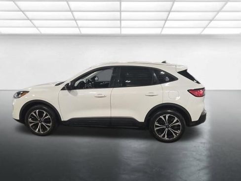 Used 2021 Ford Escape SE w/ SE Sport Appearance Package image 10