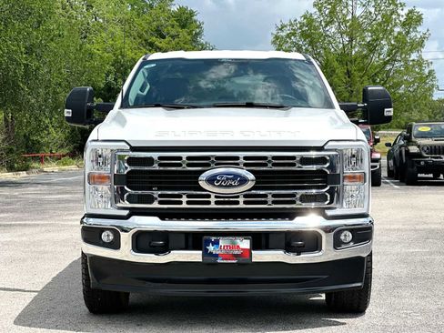 Used 2025 Ford F250 XLT w/ FX4 Off-Road Package AWD/4WD image 10