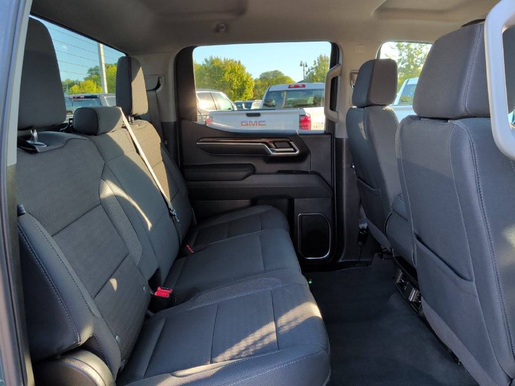 Used 2025 Chevrolet Silverado 1500 LT AWD/4WD image 35