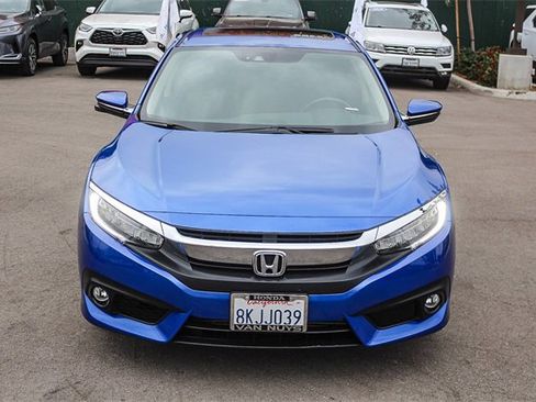 Used 2018 Honda Civic Touring image 2