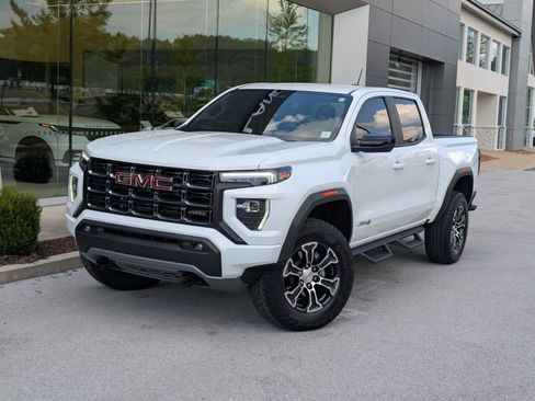 Used 2025 GMC Canyon AT4 AWD/4WD image 1