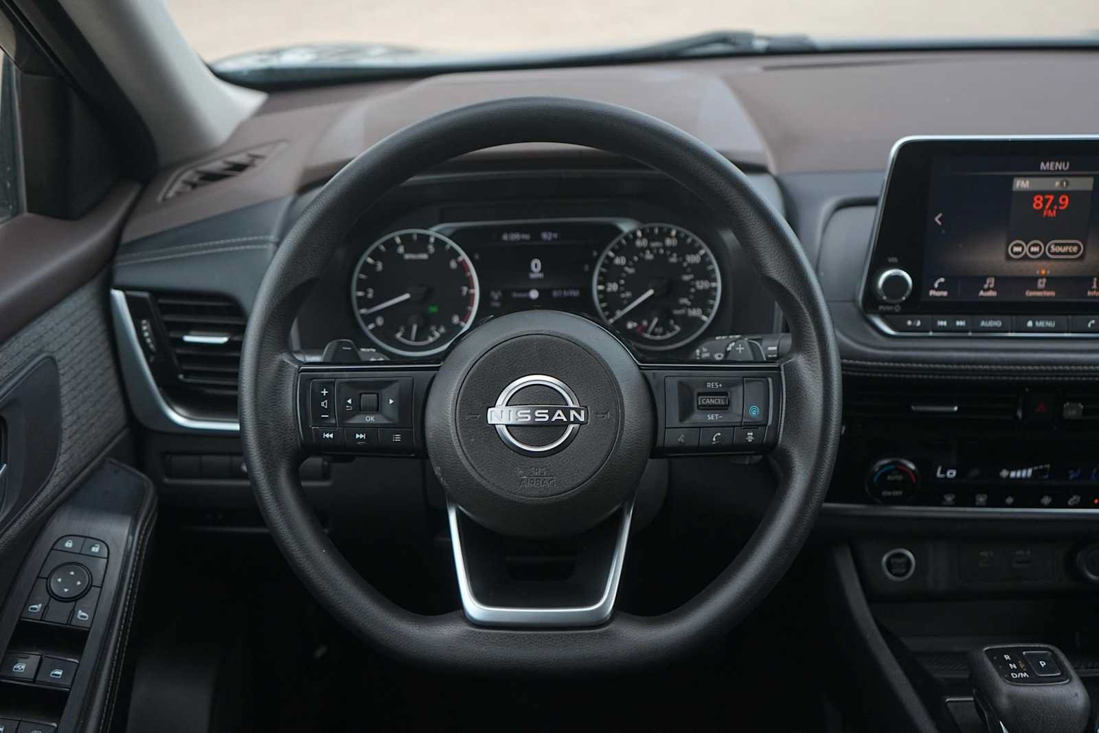 Used 2022 Nissan Rogue SV AWD/4WD image 16