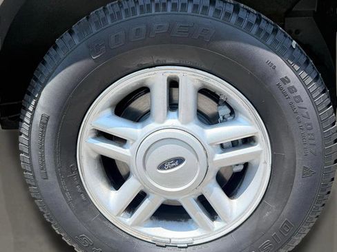 Used 2005 Ford Expedition XLT AWD/4WD image 28