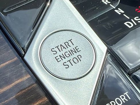 Used 2025 BMW X5 xDrive40i w/ Climate Comfort Package image 37