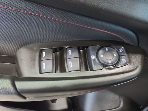 Used 2022 Chevrolet TrailBlazer RS w/ Technology Package FWD image 13