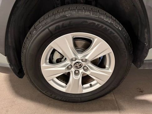 Used 2021 Toyota RAV4 XLE image 28