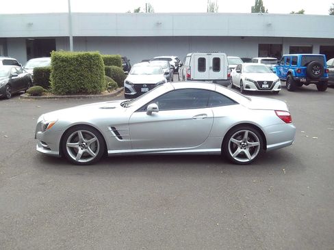 Used 2013 Mercedes-Benz SL 550 image 2