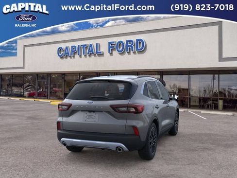 New 2025 Ford Escape SE FWD image 8