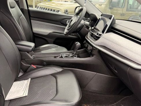 Used 2022 Jeep Compass Latitude image 11