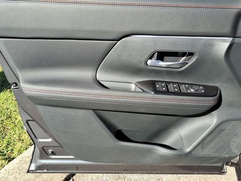 New 2026 Nissan Kicks SR w/ SR Premium Package FWD image 6