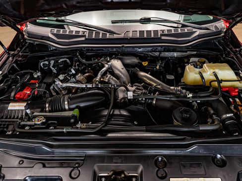 Used 2022 Ford F450 XLT w/ XLT Premium Package image 32