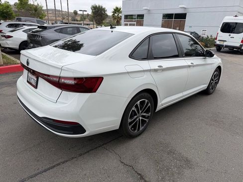 Used 2025 Volkswagen Jetta Sport FWD image 9