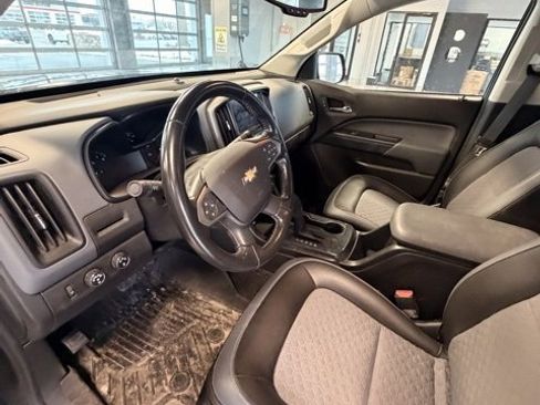 Used 2016 Chevrolet Colorado Z71 w/ Z71 Midnight Edition image 7