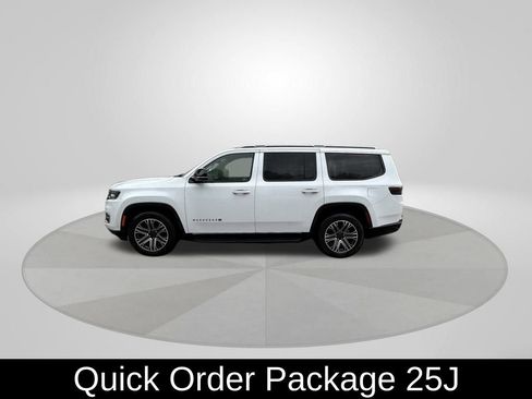 Used 2024 Jeep Wagoneer Series II w/ Flexible Seating Group image 4