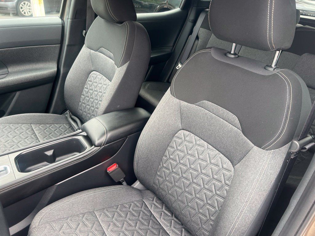 Certified 2025 Nissan Kicks SV w/ Charging Package AWD/4WD image 6