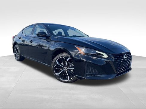 New 2025 Nissan Altima 2.5 SR image 2