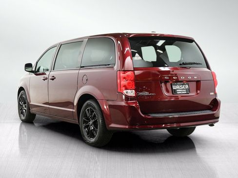 Used 2019 Dodge Grand Caravan SXT w/ Blacktop Package FWD image 4