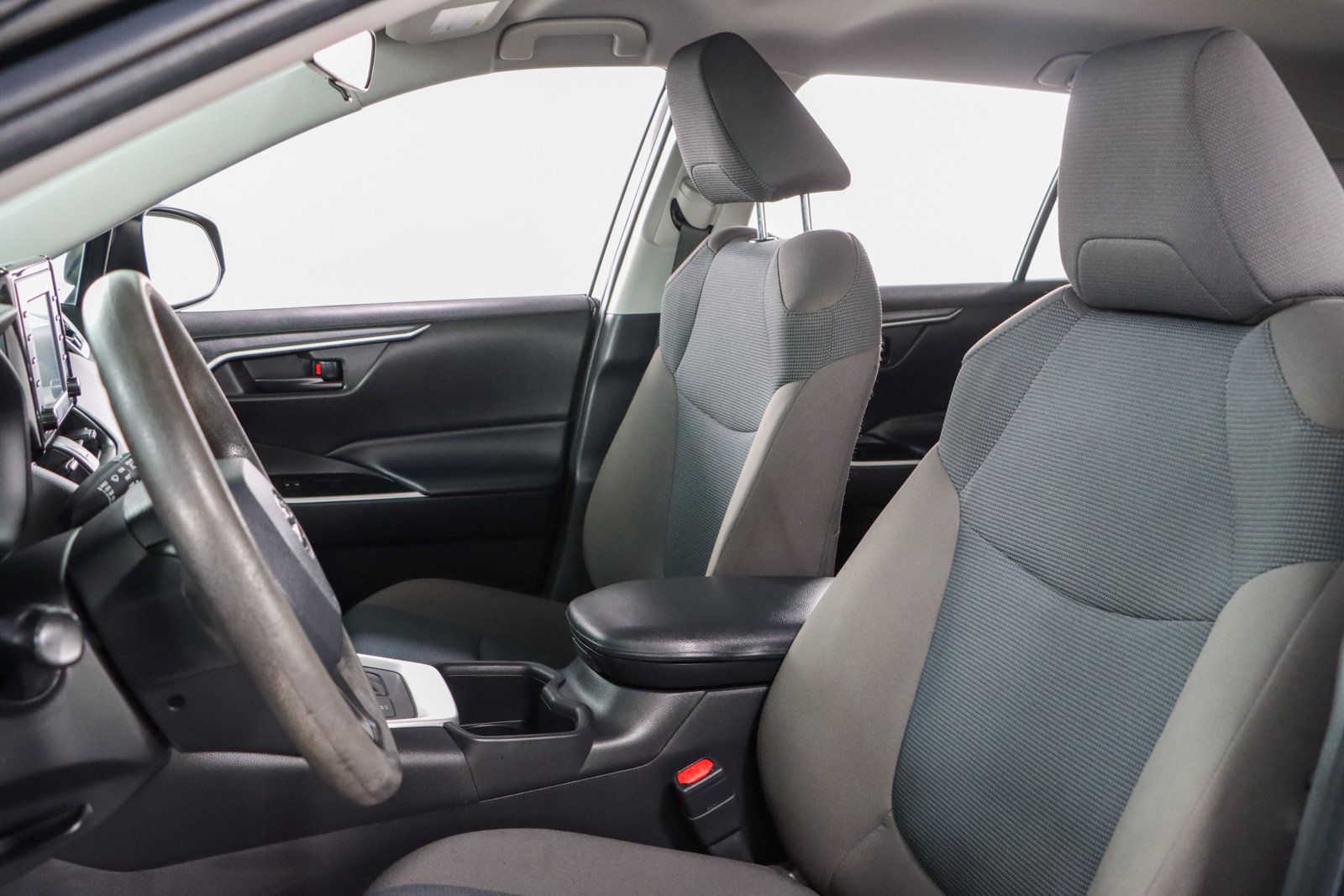 Used 2022 Toyota RAV4 LE AWD/4WD image 23