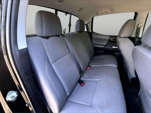 Used 2021 Toyota Tacoma SR5 RWD image 19