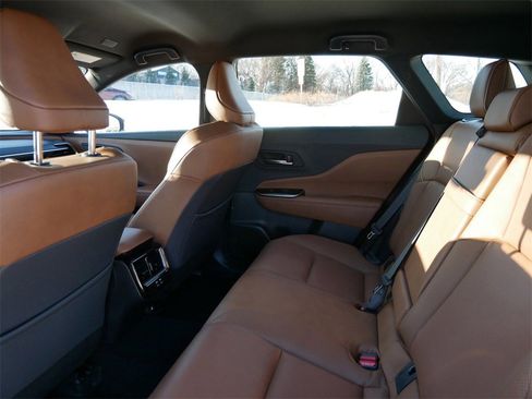 Used 2025 Toyota Crown Signia XLE image 9