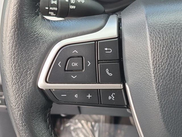 Used 2025 Toyota Sienna XLE FWD image 25