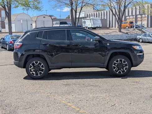 Used 2020 Jeep Compass Trailhawk image 4