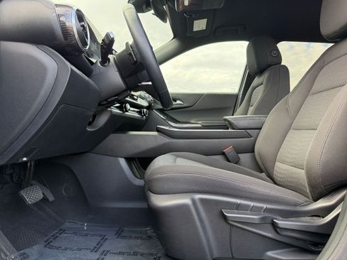 Used 2025 Chevrolet Equinox LT FWD image 27