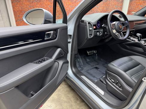 Used 2023 Porsche Cayenne S AWD/4WD image 8