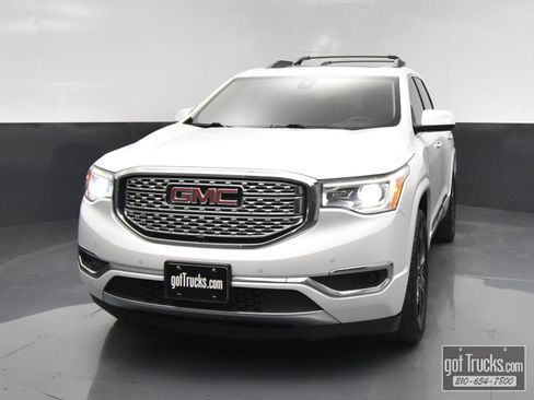 Used 2017 GMC Acadia Denali w/ Technology Package FWD image 48