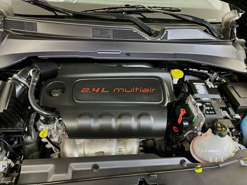 Used 2022 Jeep Compass Limited image 33